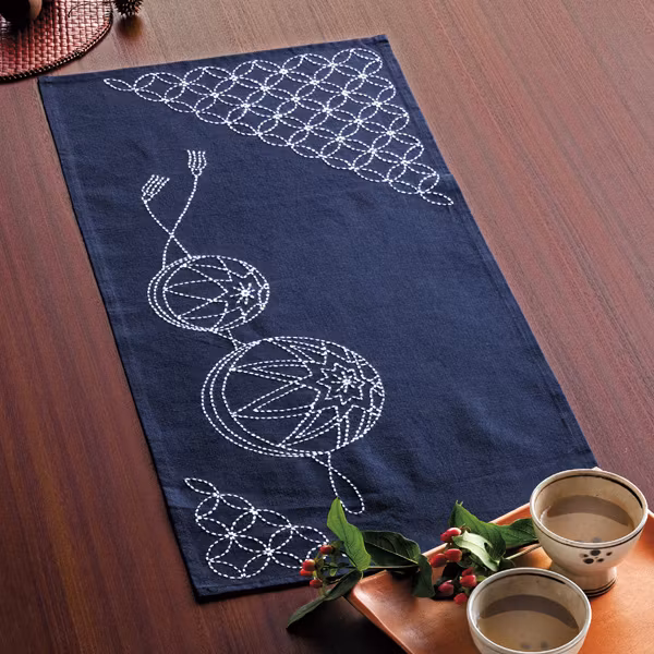 Sashiko Kit- spisebrikke med Temari and Shippo Tsunagi