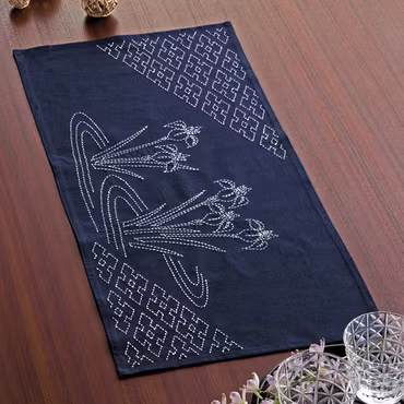 Sashiko Kit- spisebrikke med Ayame and Ido Waku