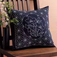 Sashiko kit- pute med mønster Kikyo and Asa-no-Ha ,Navy