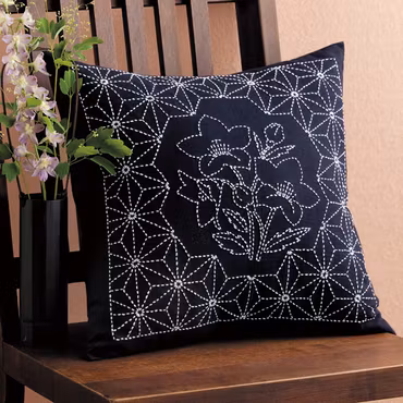 Sashiko kit- pute med mønster Kikyo and Asa-no-Ha ,Navy