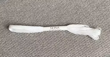 Nona- håndfarget tråd - white