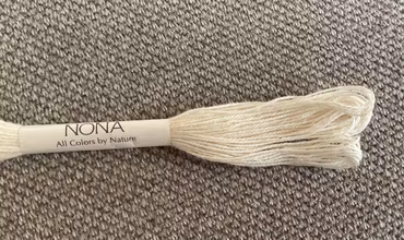 Nona-japansk håndfarget tråd - ecru