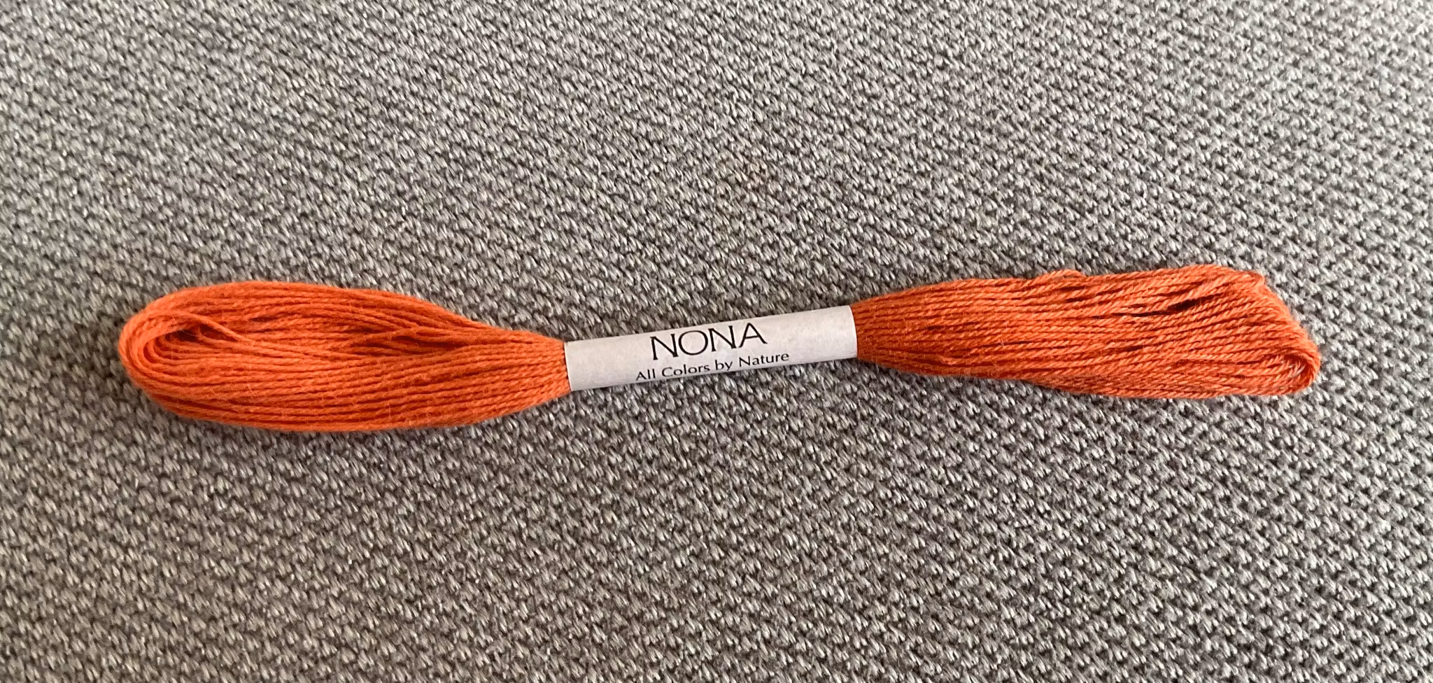Nona-japansk håndfarget tråd - Indian Madder orange