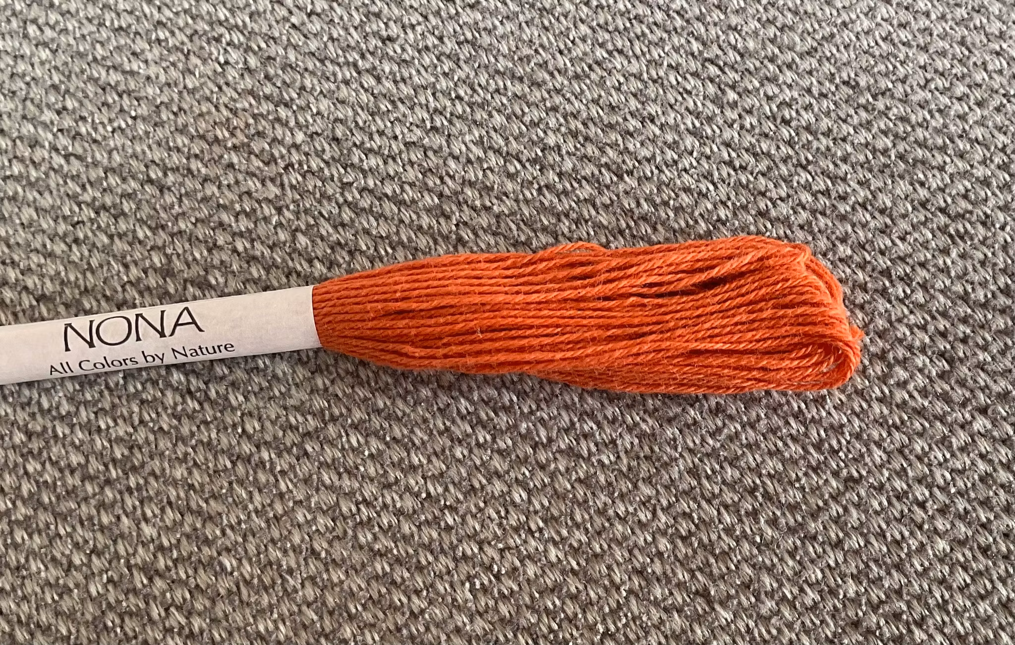 Nona-japansk håndfarget tråd - Indian Madder orange