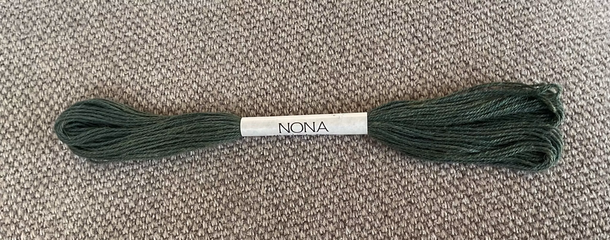 Nona-japansk håndfarget tråd - indigo/onion mørk grønn