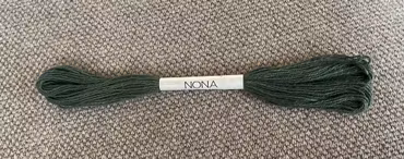 Nona-japansk håndfarget tråd - indigo/onion mørk grønn