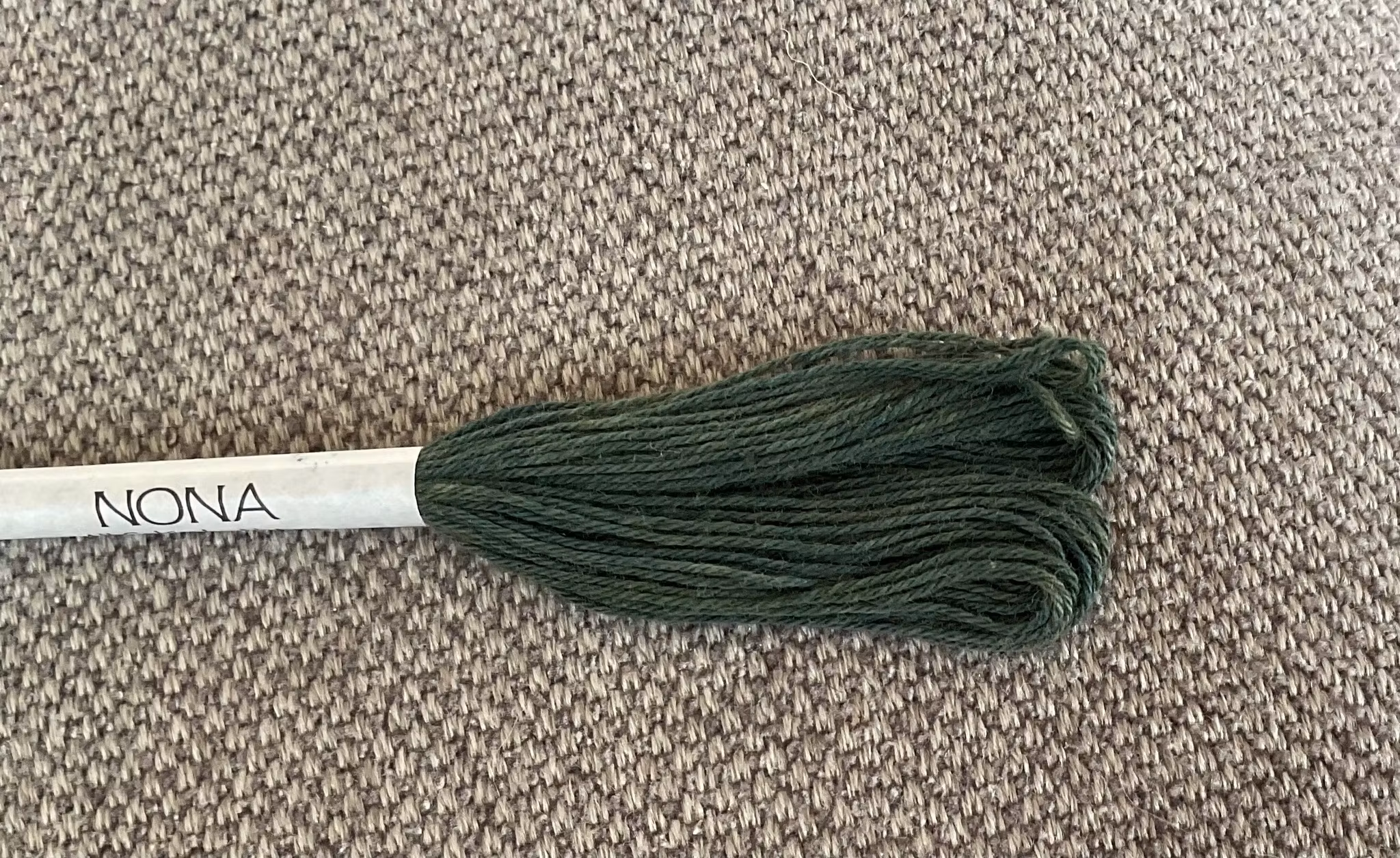 Nona-japansk håndfarget tråd - indigo/onion mørk grønn