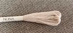 Nona-japansk håndfarget tråd - Cochineal hvitrosa