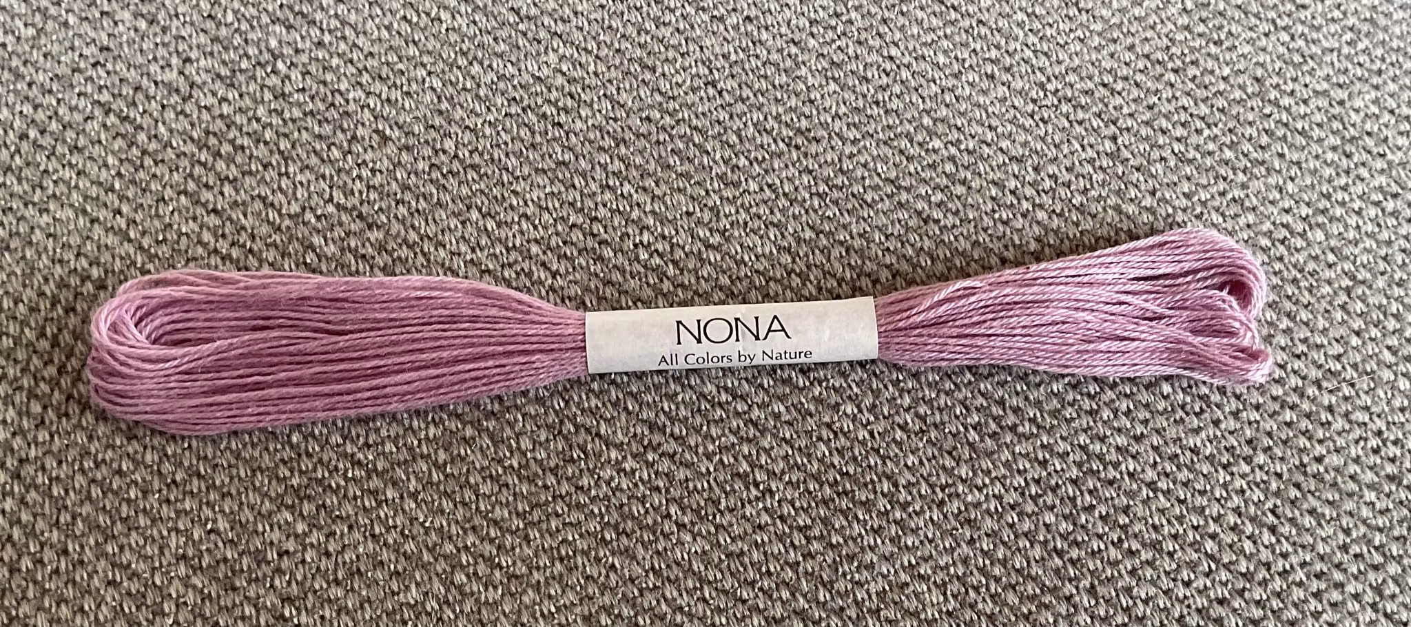 Nona-japansk håndfarget tråd - Cochineal  lilla