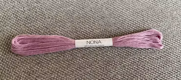 Nona-japansk håndfarget tråd - Cochineal  lilla