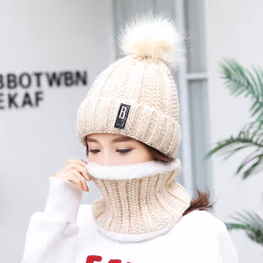 Stickad mössa och halsmudd set /One Size / Beige