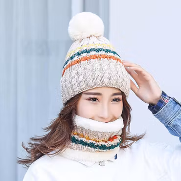 Stickad mössa och halsmudd set /One Size