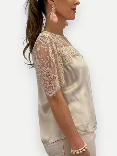 TOPP MED SPETSDETALJER