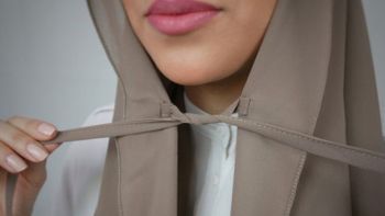 HIJAB MED KNYTBAND - Bisque