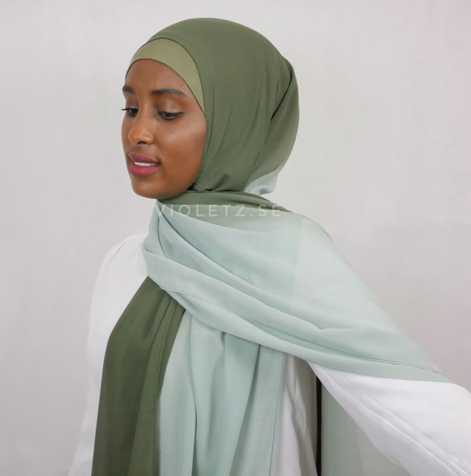Instant Chiffong hijab med undersjal - ombré oliv