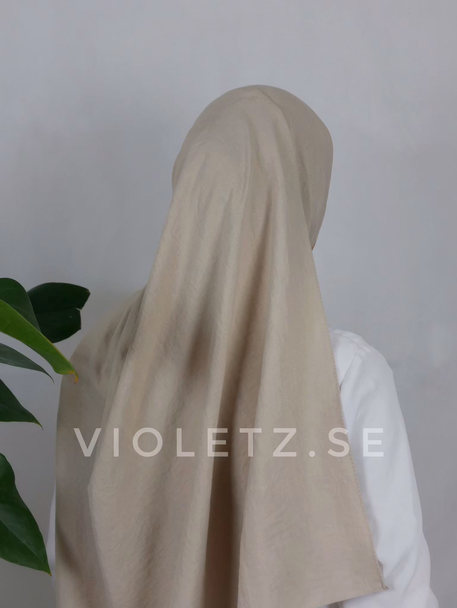 Ekologisk hijab i färgen Sand. 100% bomull
