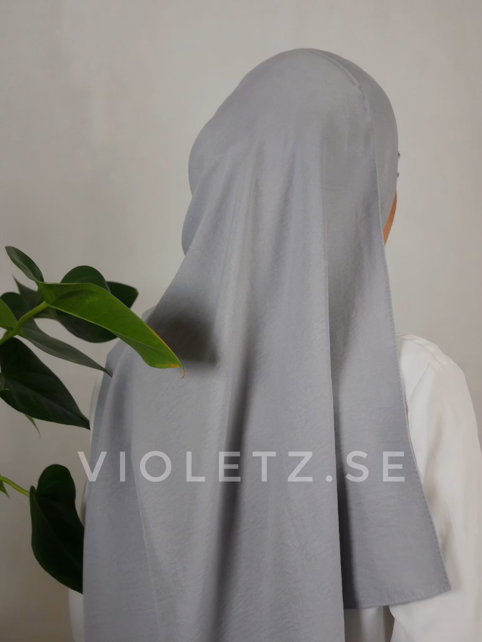 Ekologisk hijab i färgen Grå. 100% bomull