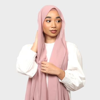 Tiara- hijab med insydd undersjal: rose