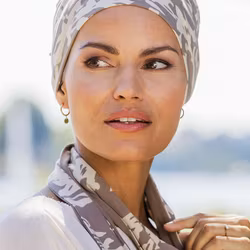 Turban med scarf - vändbar med mönster