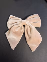 Hårklämma med sammetsrosett – tidlös elegans för alla frisyrer