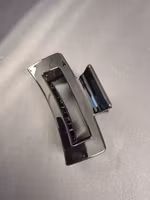 Hårklämma 9 cm – Stark, skonsam och perfekt för vardagsstyling