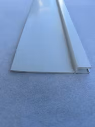 Sarglist Topplist Thermo/Mur Vit PVC spikplugg.