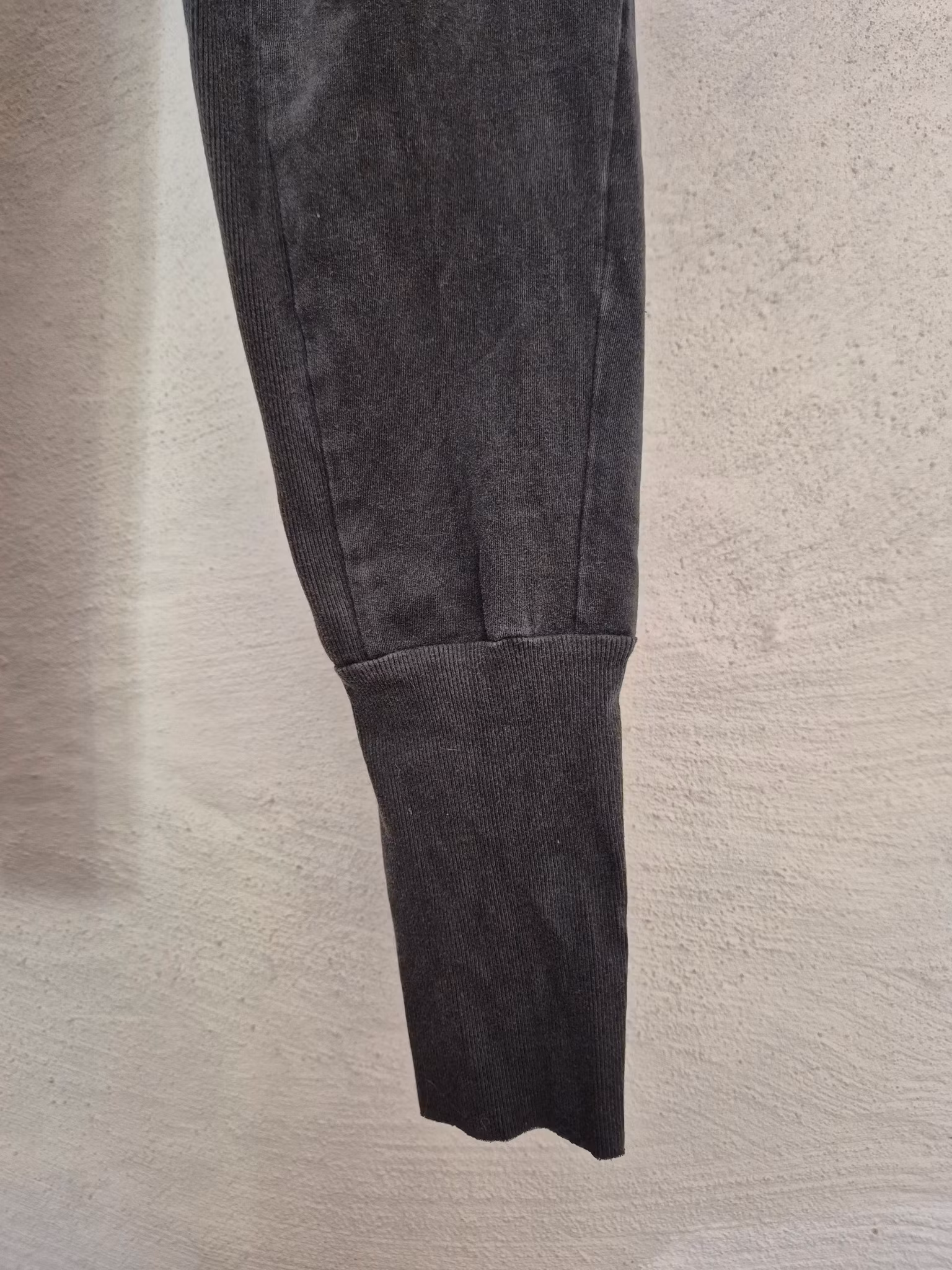 Pantalong grå/svart st M