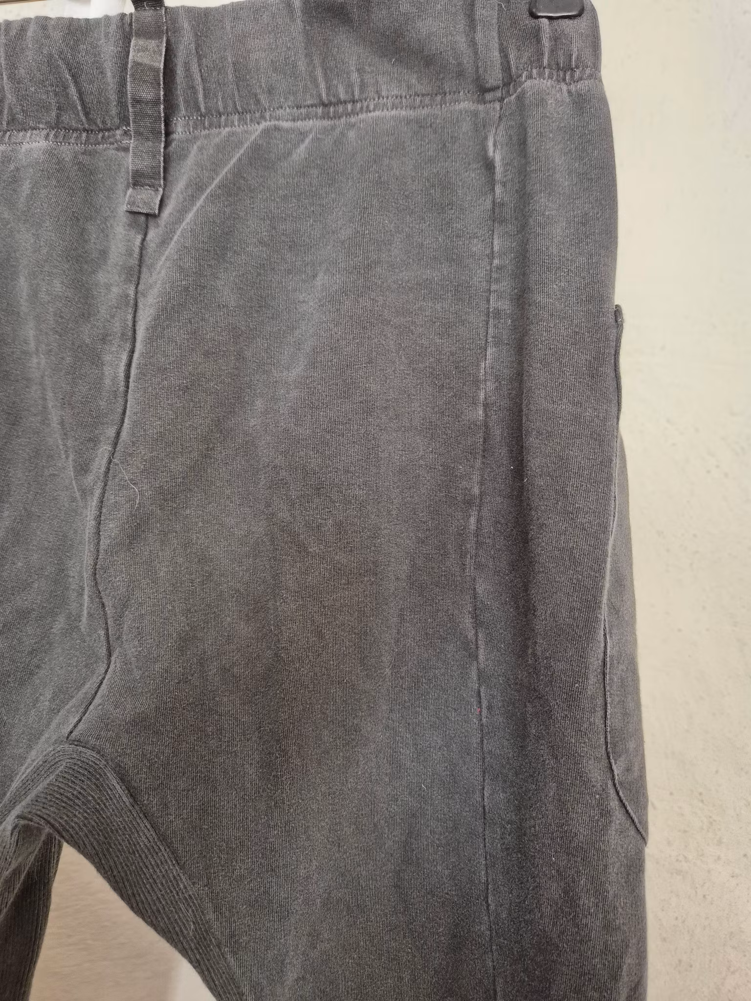 Pantalong grå/svart st M
