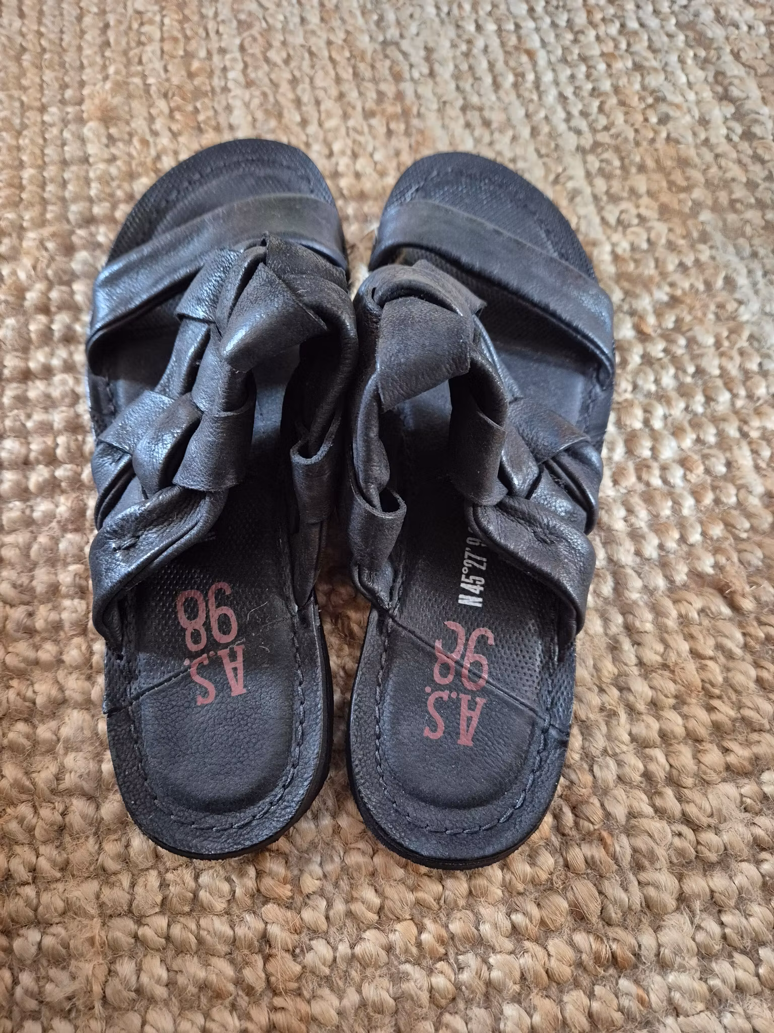 Super cool svart skinn sandal st 41