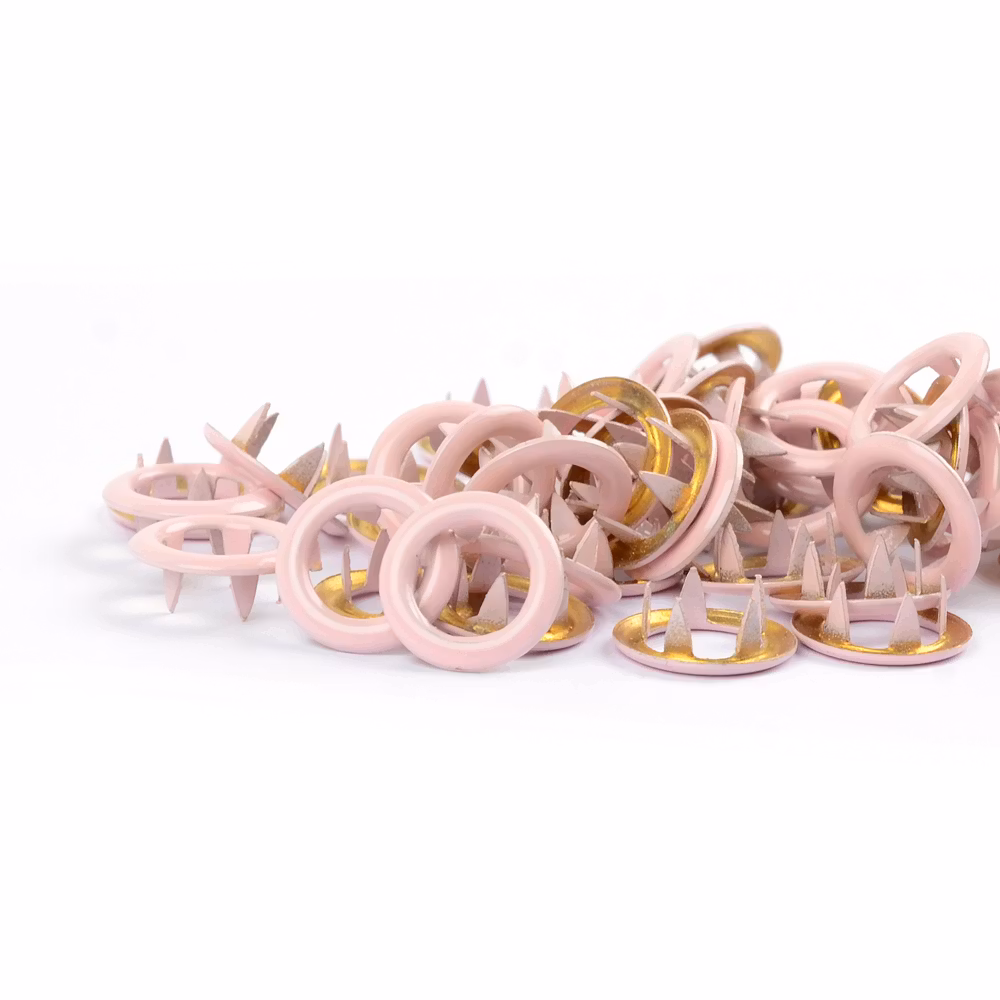 Light pink metalltrykknapp Tygdrømmar - 10 stk