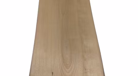 Liten björkskärbräda med naturliga kanter 35x13 cm