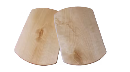 Två smörgåsbrickor av björk ca 22x15 cm