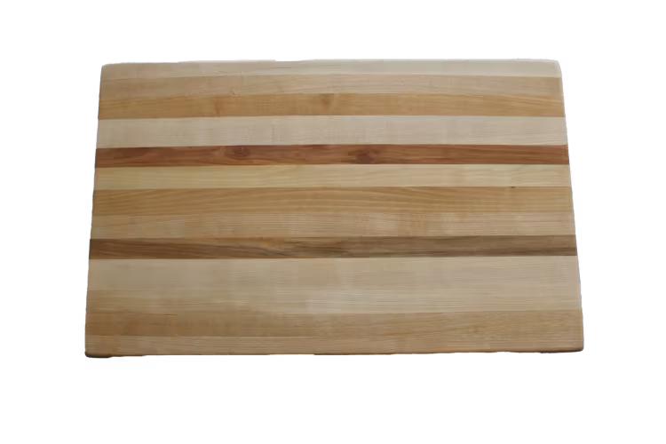 Stavlimmad björkskärbräda med vinklade kanter 38x24 cm