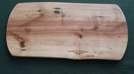 Vackert uppläggningsfat av björk 34x16 cm