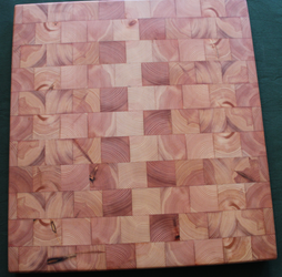 Stor klassisk ändträskärbräda av furu 42x39cm