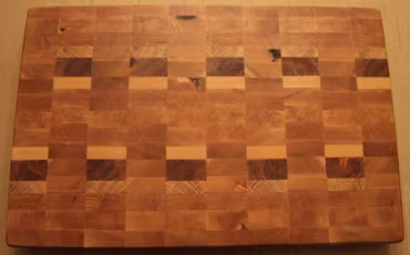 Skärbräda av ändträstavar av björk, ek och asp  39x25cm