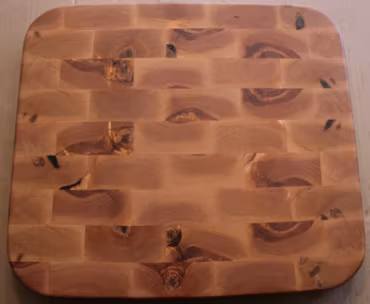 Unik ändträskärbräda av björk med rundade hörn 38x34 cm