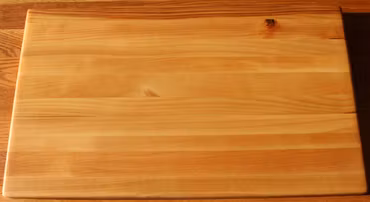 Fin handgjord stavlimmad björkskärbräda 49x29cm