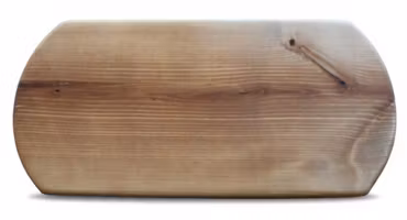 Unik björkskärbräda med svängda kortsidor och naturliga långsidor 43x21 cm