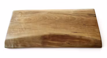 Stor naturlig skärbräda av björk med vinklade kortsidor ca 53 x 26 cm