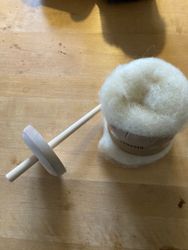 Kit med slända och kardflor.