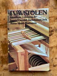I vävstolen