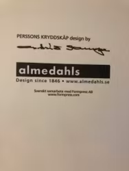 Perssons kryddskåp, bricka.