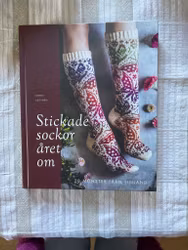 Stickade sockor året om.