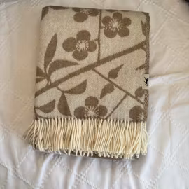 Pläd Körsbärsträdgården, Almedahls