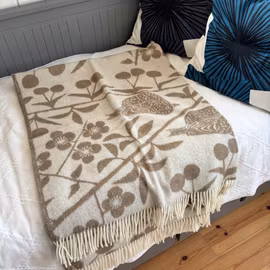 Pläd Körsbärsträdgården, Almedahls