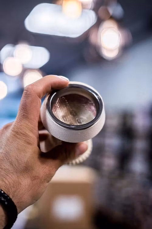 Dschinni Fireclay Nero Huvud