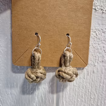 Örhängen fallrepsknop