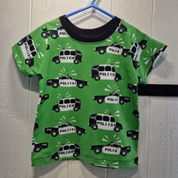 T-shirt polisbil grön