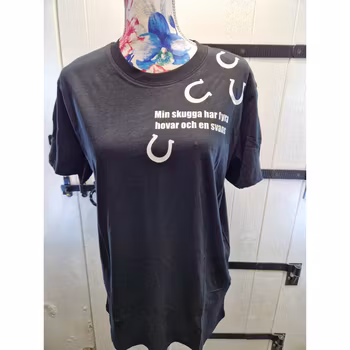 T-shirt med min skugga...häst